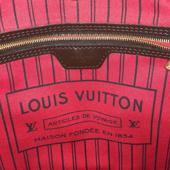 **SOLD on Merc** Authentic Louis Vuitton Neverfull - Picture 4 of 6